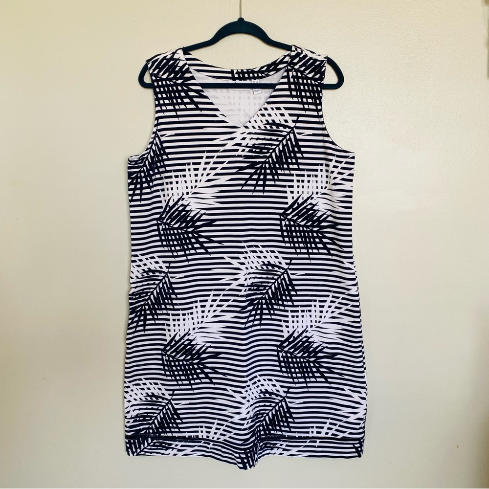 Denim and Company Dress Women Size L Sleeveless  White Blue Pockets